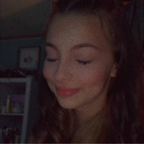 Meet your Posher, Kendra - Picture 1 of 1